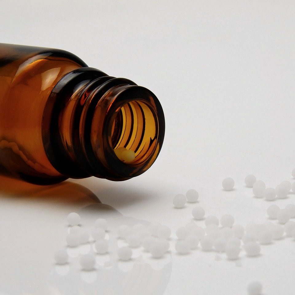 g0ed01034bd7f73c5bd5557e810ee2c3d812cfc4a9e43852e73983c9e8496afd4690fcb038f3170f797ca9e01c8380382bb1d27ae888c1e9f08af0ac61d3af29f_1280-1572970 medicine, globules, naturopathy